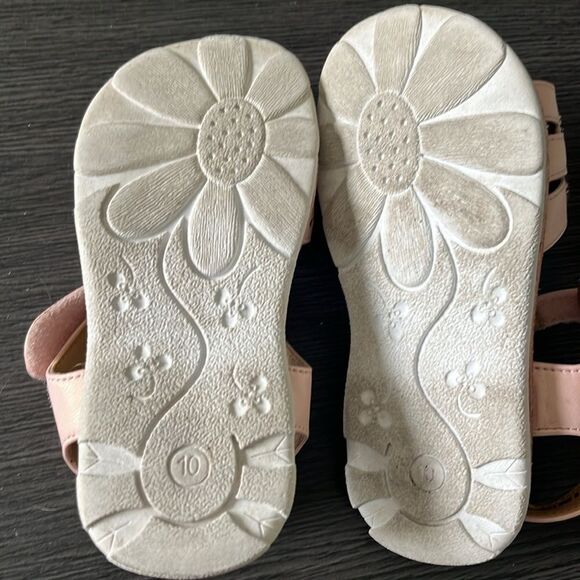 Cute pink sandals - Picture 3 of 4